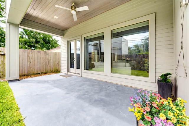 1919 Rosewood St, Houston, TX 77004 - view of patio featuring ceiling fan
