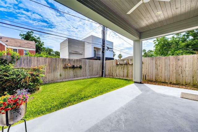 1919 Rosewood St, Houston, TX 77004 - fenced backyard with a patio area and ceiling fan