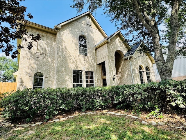 5403 Emerald Pointe Ln, Sugar Land, TX 77479 - french provincial home featuring stucco siding