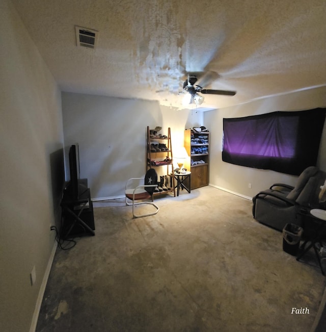 2714 6th Ave N, Texas City, TX 77590 - sitting room featuring carpet and a textured ceiling