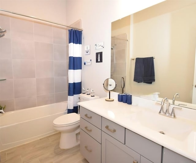 917 Crystal Bend Ln, Katy, TX 77493 - full bath with vanity, shower / bath combo with shower curtain, and wood finished floors