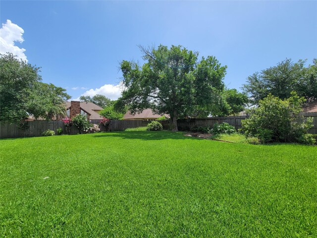 3 Thunderbird Cir, Baytown, TX 77521 - view of fenced backyard