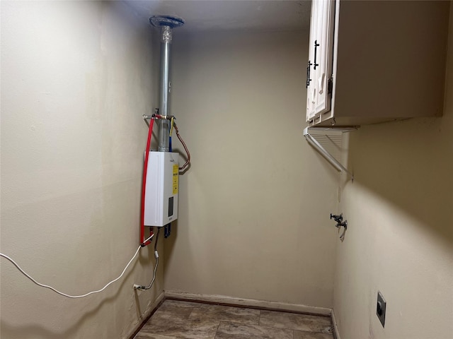 14027 Ambrose St, Houston, TX 77045 - utilities with water heater