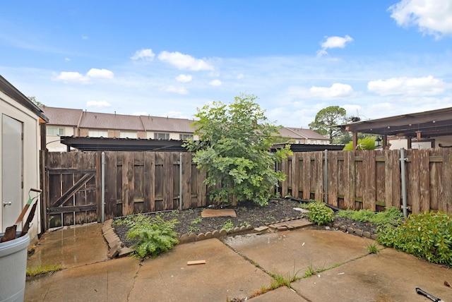 2212 Shadowdale Dr Unit 358, Houston, TX 77043 - fenced backyard with a patio and a gate