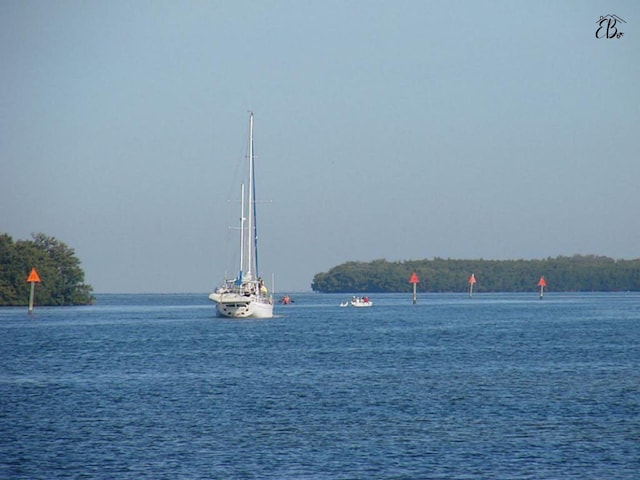 1115 Woodbank Dr, Seabrook, TX 77586 - water view