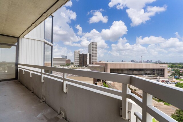 15 Greenway Plz Unit 10G, Houston, TX 77046 - balcony featuring a view of city