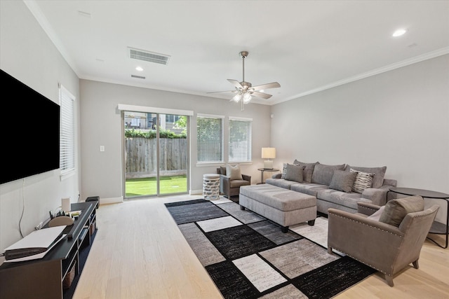 408 W Pierce St, Houston, TX 77019 - living area featuring light wood-style flooring, ceiling fan, recessed lighting, and crown molding