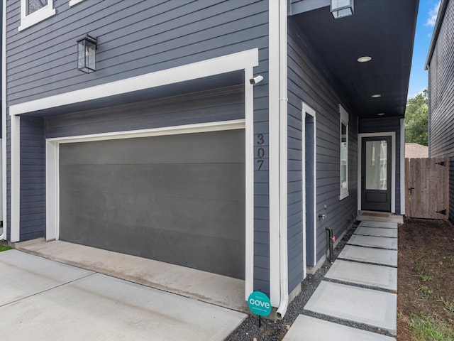 307 Charlock St, Houston, TX 77022 - view of garage