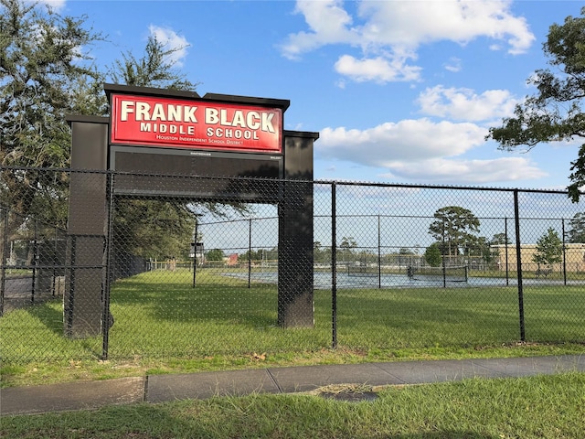 962 Lamonte Ln, Houston, TX 77018 - surrounding community