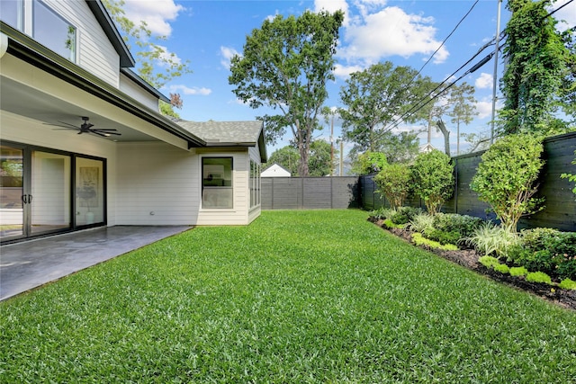 962 Lamonte Ln, Houston, TX 77018 - fenced backyard featuring ceiling fan and a patio