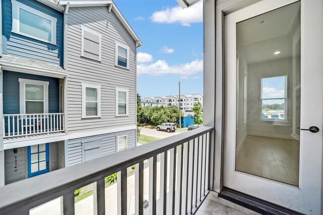 2206 Lou Ellen Ln Unit C, Houston, TX 77018 - balcony featuring a residential view