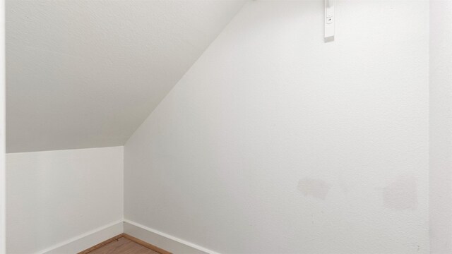 152 Knightsbridge Park Ln, Houston, TX 77018 - bonus room featuring vaulted ceiling and light wood-type flooring