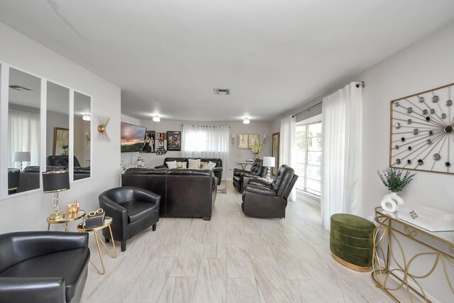 1903 Britton St, Baytown, TX 77520 - view of living area