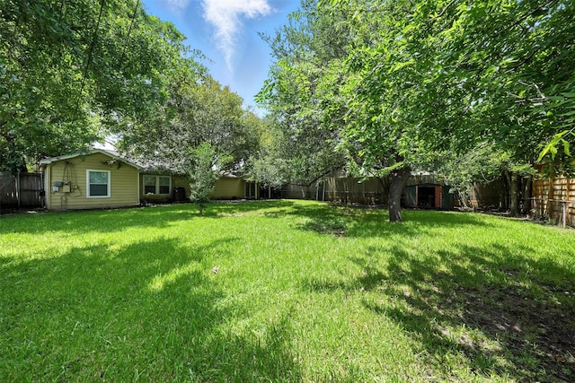 6305 S Rice Ave, Bellaire, TX 77401 - view of fenced backyard