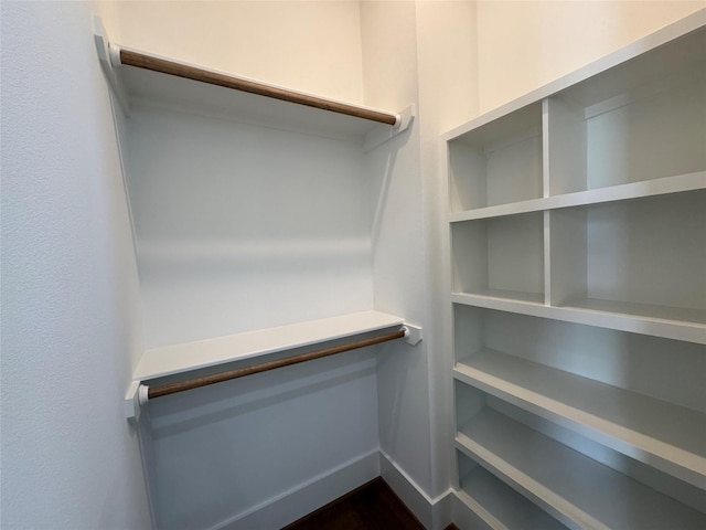 418 Bayou St, Houston, TX 77020 - view of spacious closet