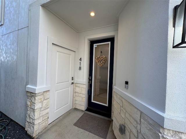 418 Bayou St, Houston, TX 77020 - doorway to property with stone siding