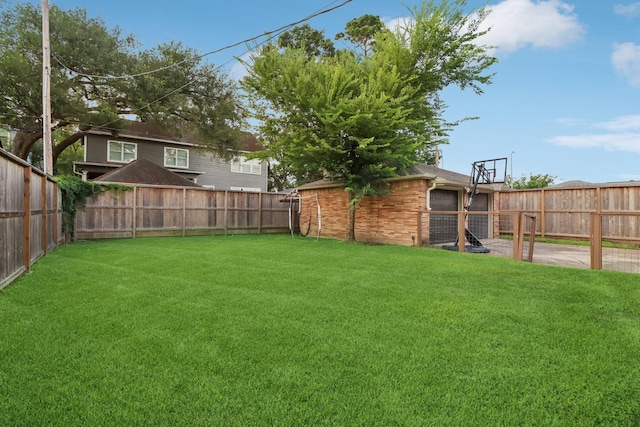 2327 Lamonte Ln, Houston, TX 77018 - fenced backyard with an outdoor structure
