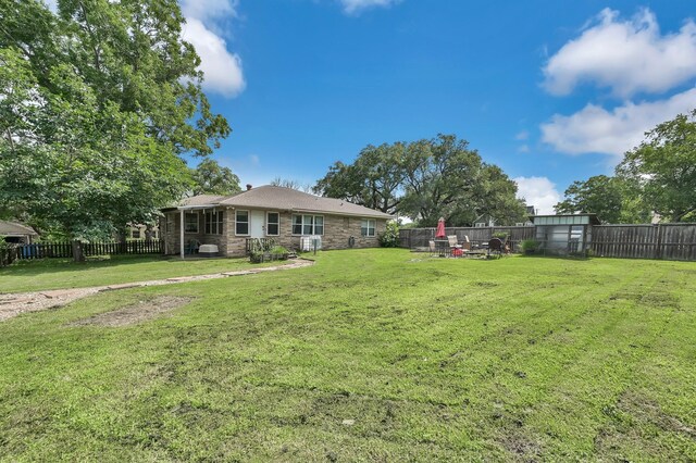 707 14th St, Hempstead, TX 77445