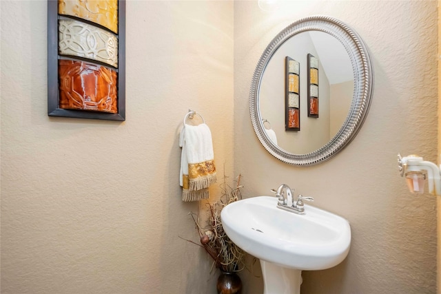 9859 Clanton Pines Dr, Humble, TX 77396 - bathroom featuring a sink