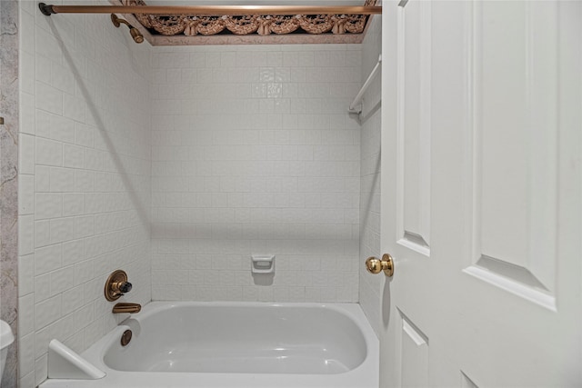 16307 Rainbow Lake Rd, Houston, TX 77095 - full bath featuring washtub / shower combination
