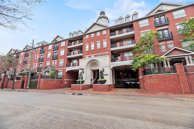 2400 Mccue Rd Unit 116, Houston, TX 77056 - view of apartment building / complex