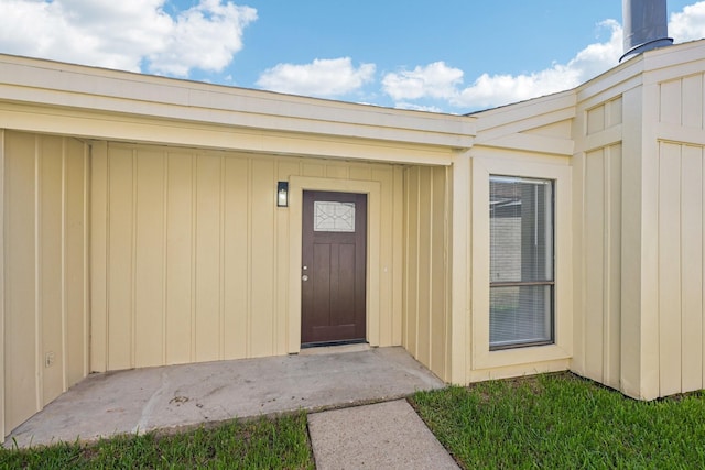 6315 Dellfern Dr, Houston, TX 77035 - entrance to property featuring board and batten siding