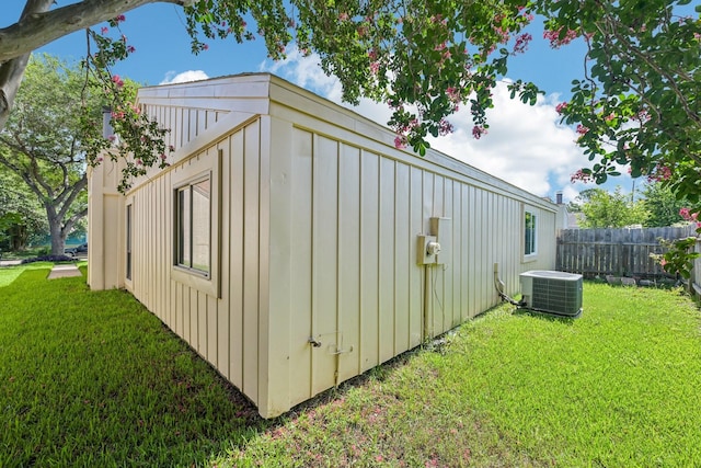 6315 Dellfern Dr, Houston, TX 77035 - view of side of home featuring board and batten siding