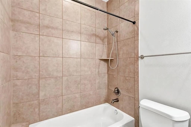 3204 Garden Oaks Vw, Houston, TX 77018 - bathroom with toilet and shower / washtub combination