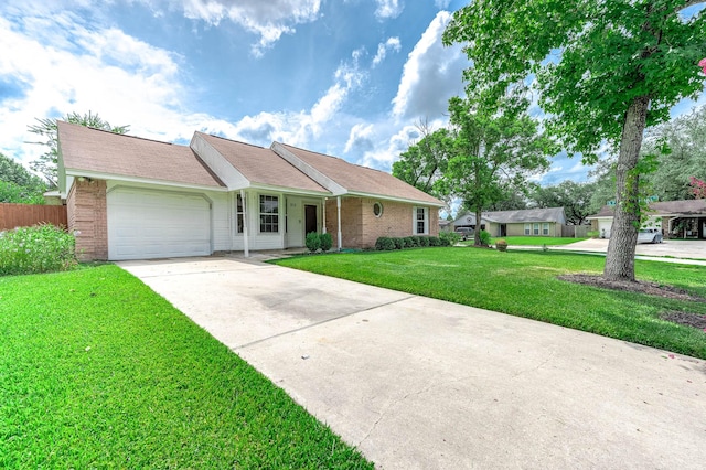 915 W Primrose Meadows Cir, Pearland, TX 77584 - photo 2