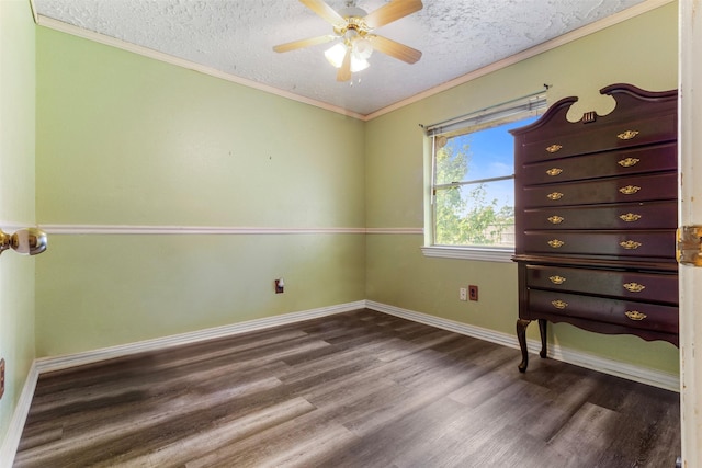 40 Crestbriar Ct, Baytown, TX 77521 - unfurnished bedroom with wood finished floors, a textured ceiling, crown molding, and ceiling fan