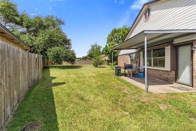 40 Crestbriar Ct, Baytown, TX 77521 - fenced backyard featuring a patio area