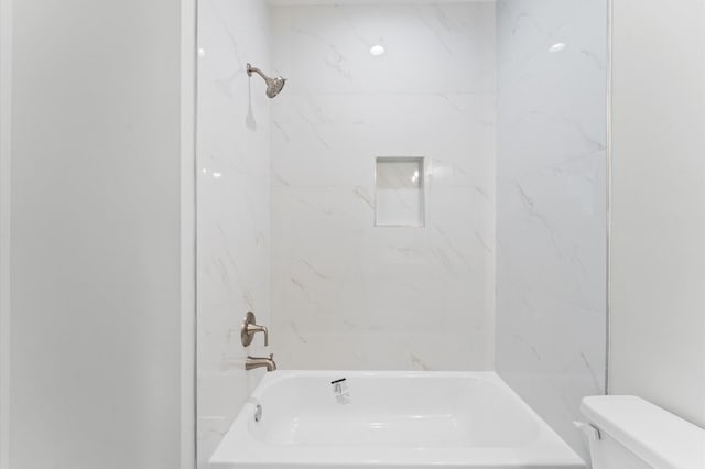 7407 Cora St, Houston, TX 77088 - full bathroom featuring toilet and shower / tub combination