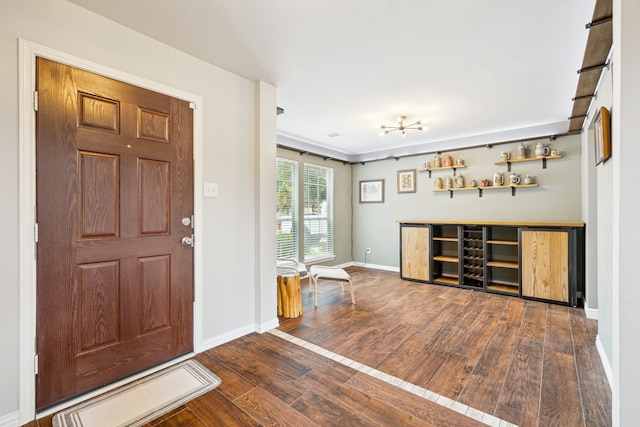 3282 Bend Cove Ct, League City, TX 77573 - entryway featuring hardwood / wood-style floors and a dry bar