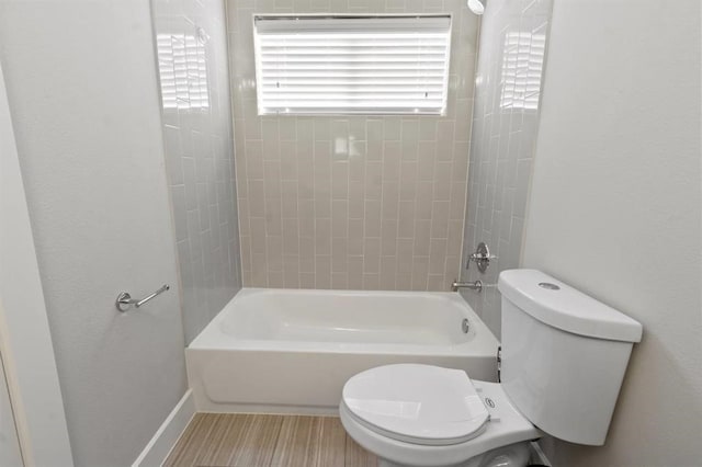 5816 Gardendale Dr Unit B, Houston, TX 77092 - full bath featuring toilet and bathtub / shower combination