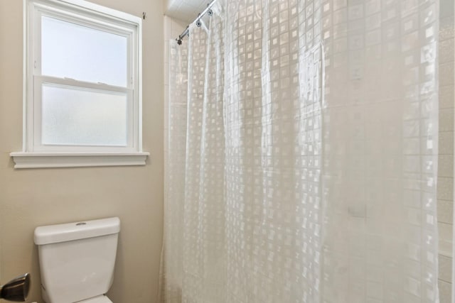 355 Cumberland Trl, Conroe, TX 77302 - full bath featuring toilet and tiled shower