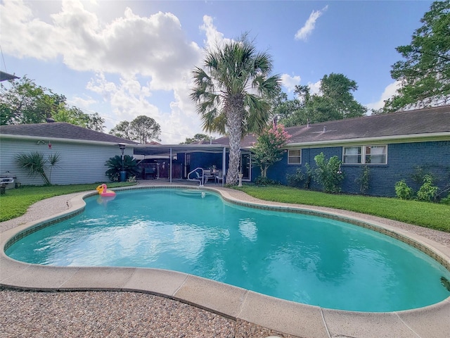 5439 Loch Lomond Dr, Houston, TX 77096 - swimming pool with a patio and a yard