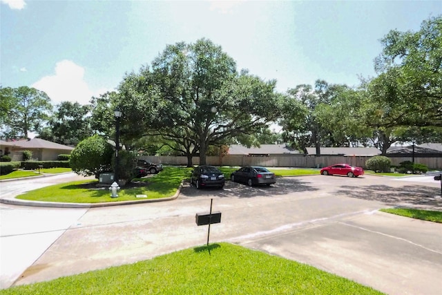 5 Tiffany Sq, Sugar Land, TX 77478 - view of concrete road with street lighting
