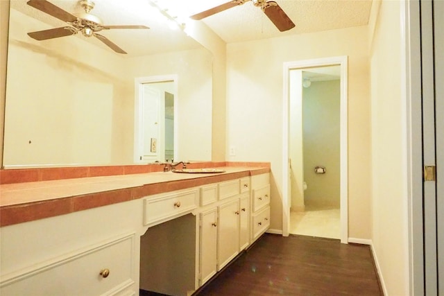 5 Tiffany Sq, Sugar Land, TX 77478 - bathroom featuring a ceiling fan, wood finished floors, and vanity