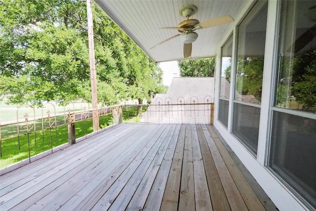 5 Tiffany Sq, Sugar Land, TX 77478 - deck featuring a ceiling fan