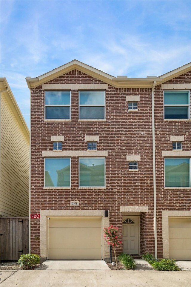 8705 Bryam St Unit 2101, Houston, TX 77061 - photo 2