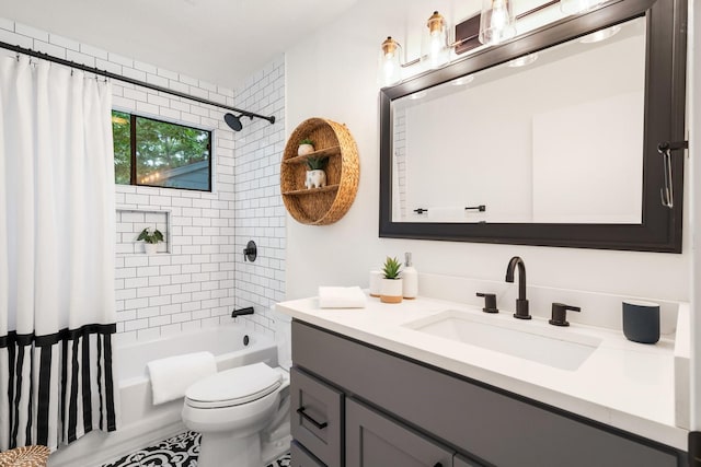 291 E Rainbow Ridge Cir, The Woodlands, TX 77381 - bathroom featuring vanity and shower / tub combo with curtain