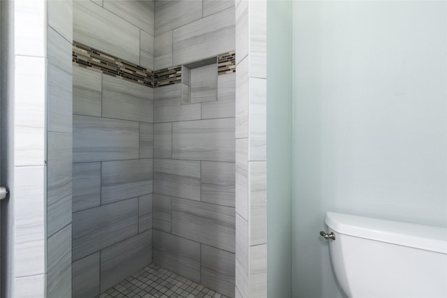5402 Sheraton Oaks Dr, Houston, TX 77091 - bathroom with a stall shower and toilet