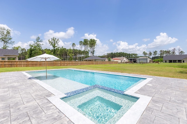 2018 Rd 660, Dayton, TX 77535 - view of swimming pool featuring a pool with connected hot tub, a patio, and a fenced backyard