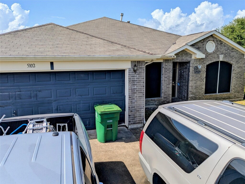 5102 Park Village Dr, Houston, TX 77048 - photo 1