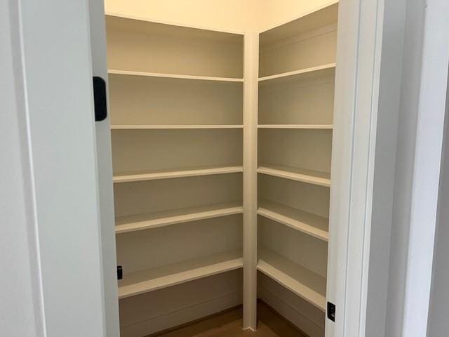 5505 Kansas St, Houston, TX 77007 - view of pantry