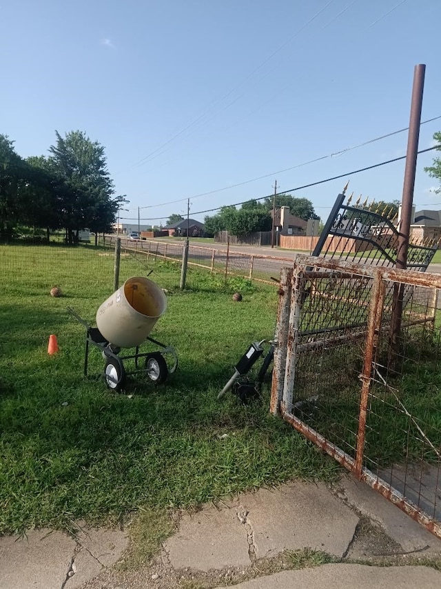 653 N Bluegrove Rd, Lancaster, TX 75146 - photo 2