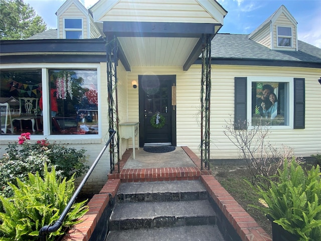 312 Spring, Washington, GA 30673 - doorway to property featuring a shingled roof