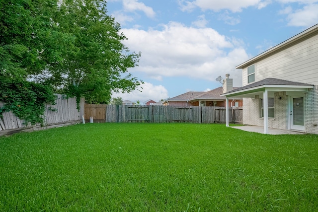 9714 Angleside Ln, Sugar Land, TX 77498 - fenced backyard featuring a patio