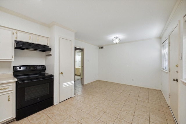 4040 San Felipe St Unit 135, Houston, TX 77027 - kitchen featuring black / electric stove, under cabinet range hood, crown molding, light countertops, and white cabinets