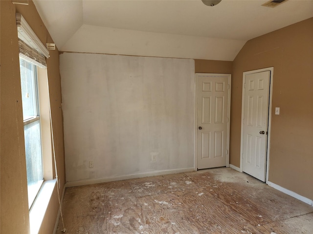 9510 Gentry Shadows Ln, Humble, TX 77396 - spare room with vaulted ceiling